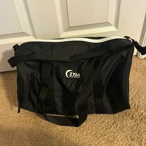 ZYIA ACTIVE MEDIUM DUFFLE BAG